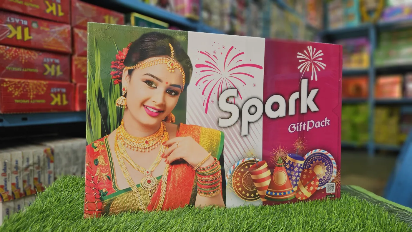 Spark Gift box [ 30 item]